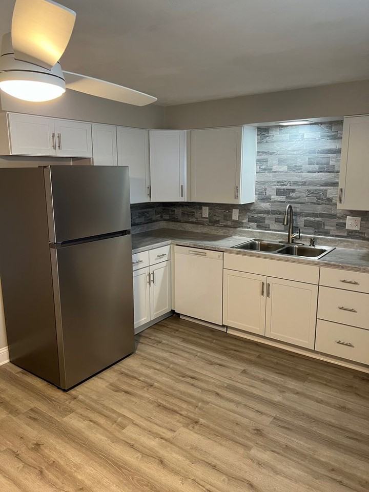 GLENDALE, 7148 - Photo 3 of 9