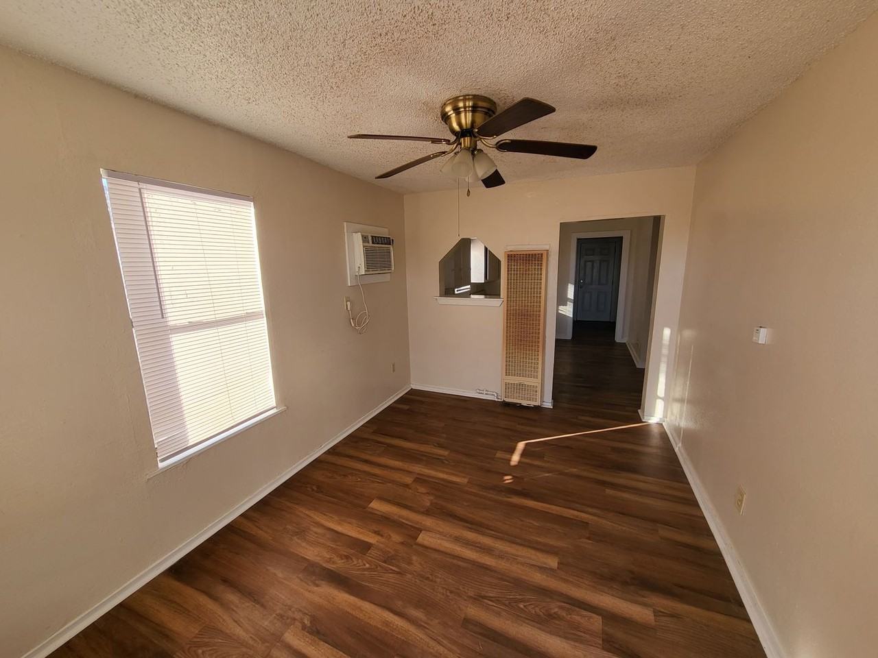 921 E 1st St - Photo 2 of 7