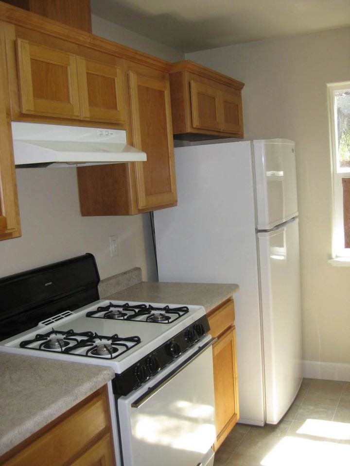 1240 W 3rd St - Photo 3 of 13