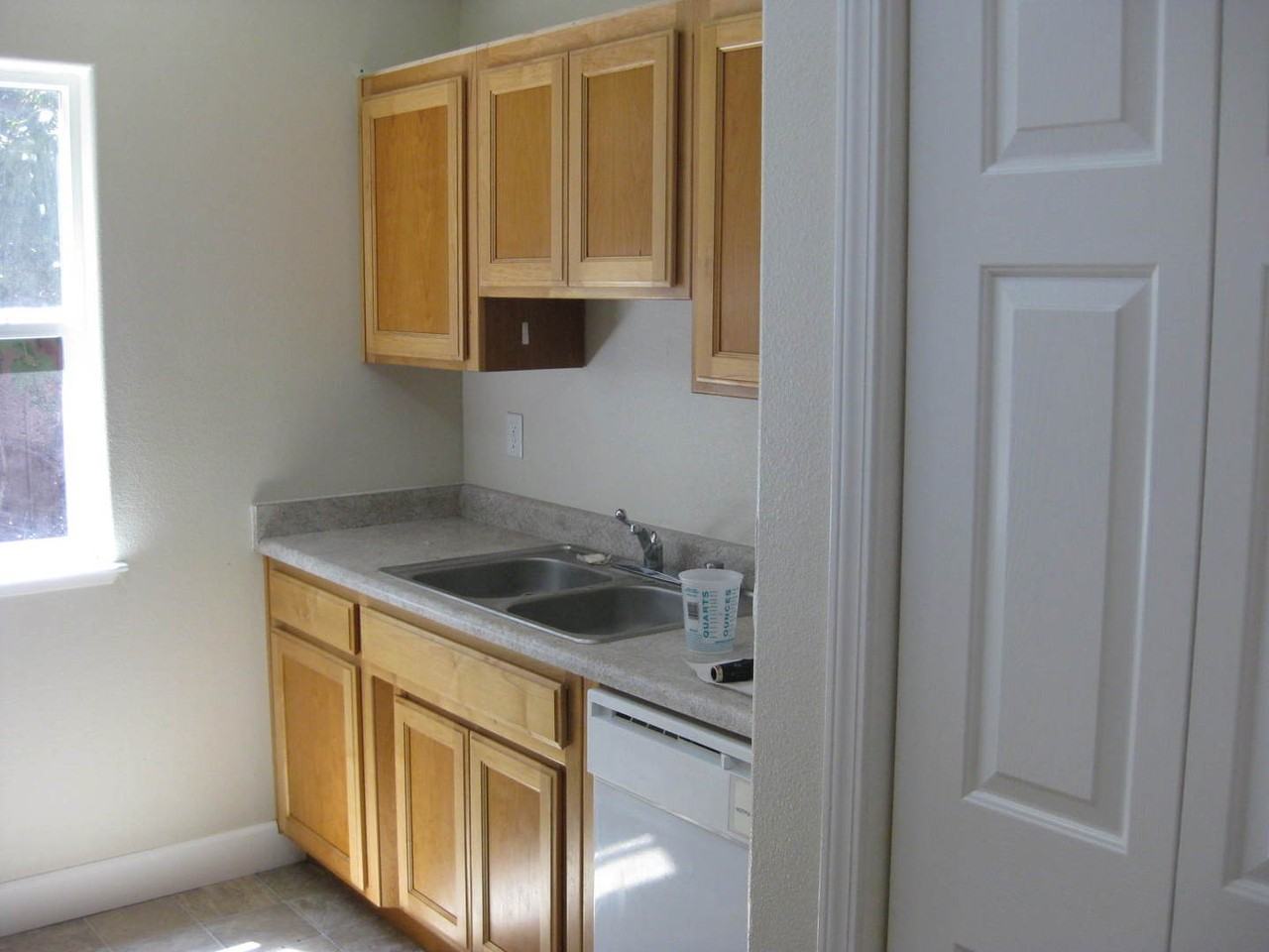 1240 W 3rd St - Photo 4 of 13