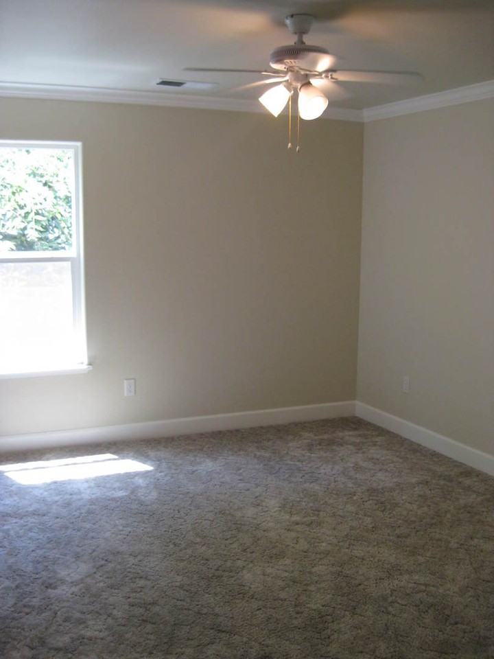 1240 W 3rd St - Photo 7 of 13