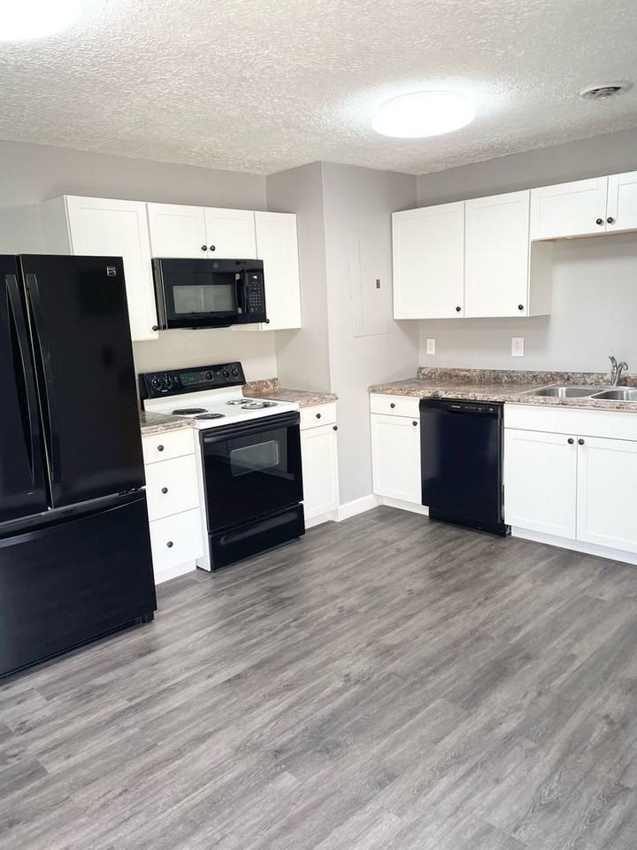 7025 Carters Valley Rd #4 - Photo 2 of 13