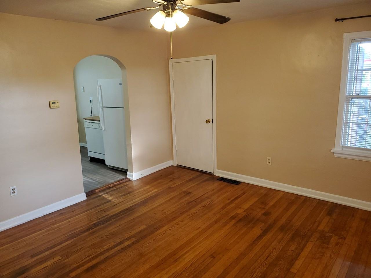 506 N College Ave - Photo 2 of 10