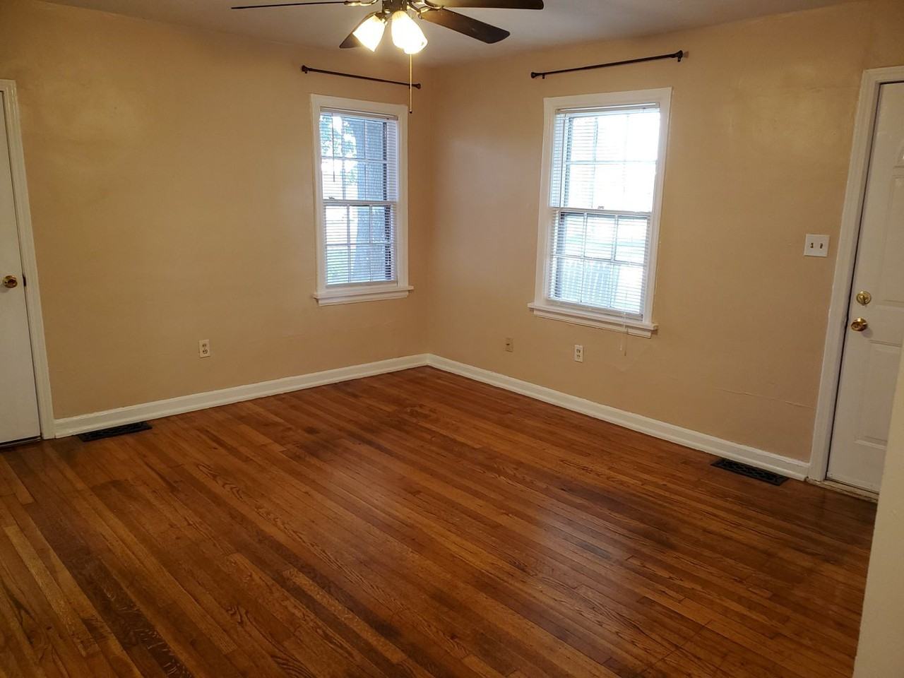 506 N College Ave - Photo 3 of 10