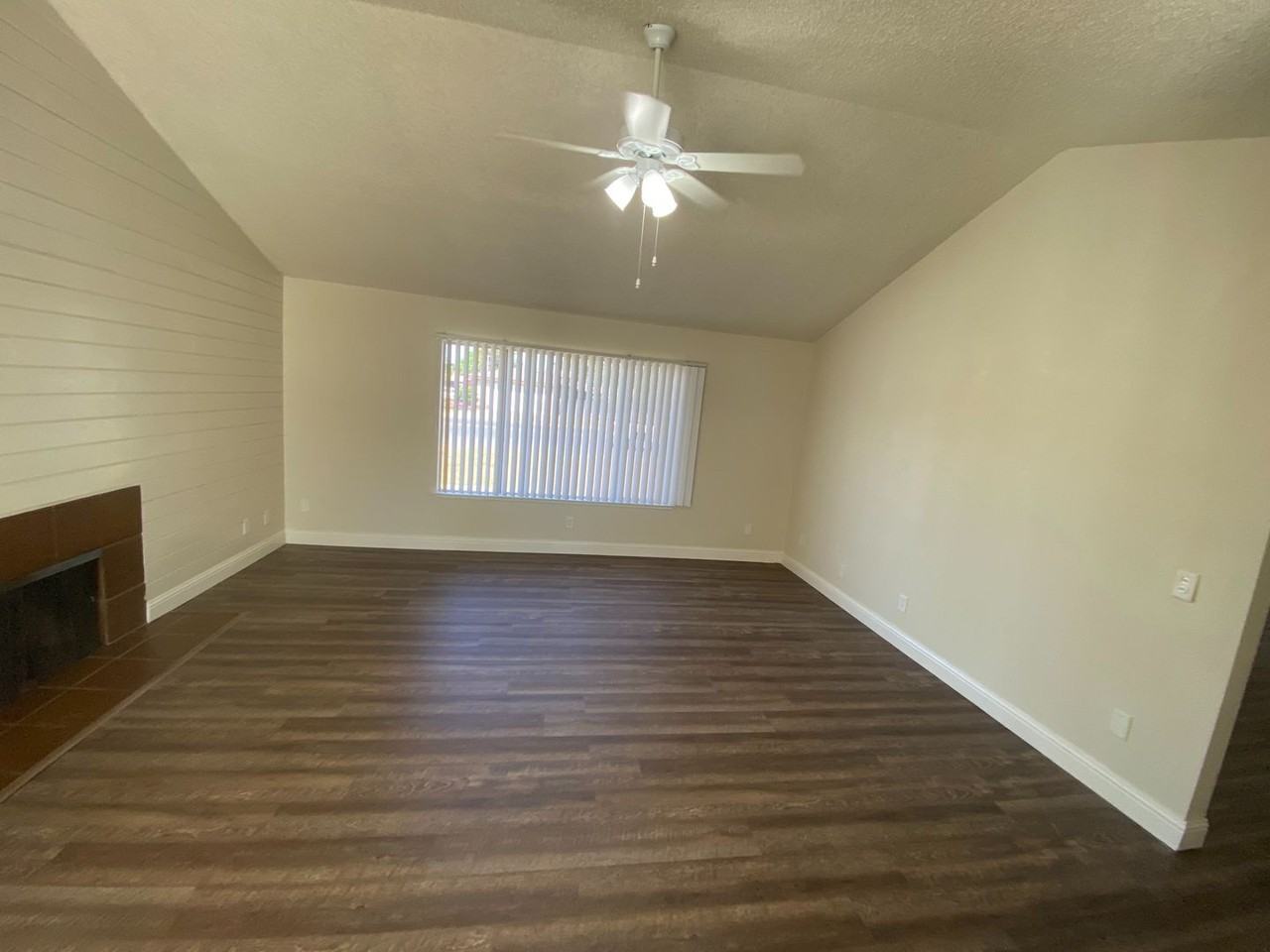 533 N Granada Dr - Photo 3 of 13