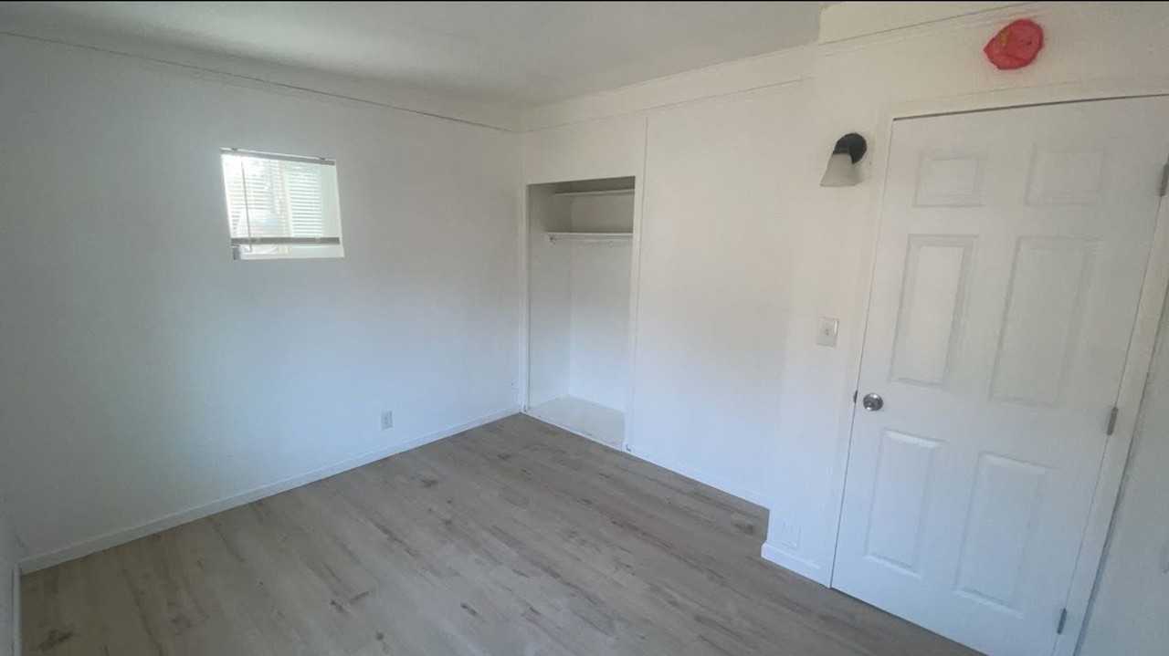 2078 Ithaca - Photo 2 of 11