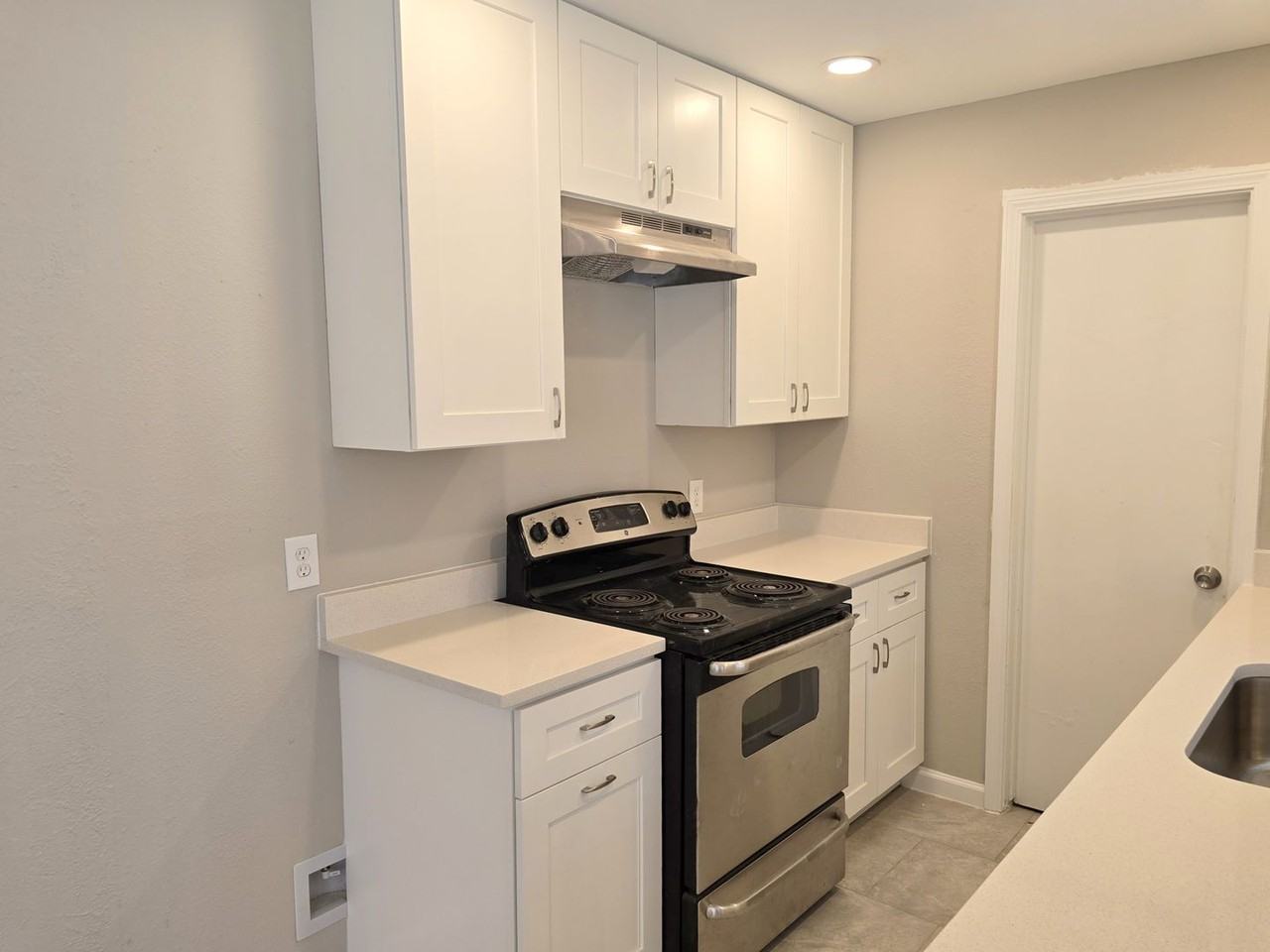 5404 Hazel St - Photo 5 of 19