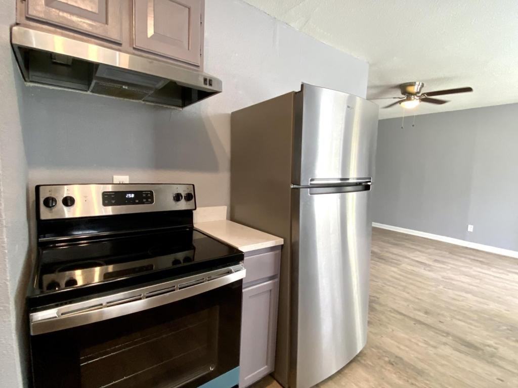 529 Bexar Dr - Photo 2 of 6