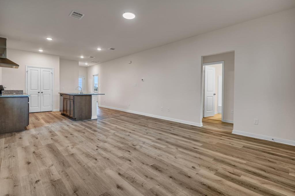 309 West Martin Luther King Jr Drive - Photo 5 of 24