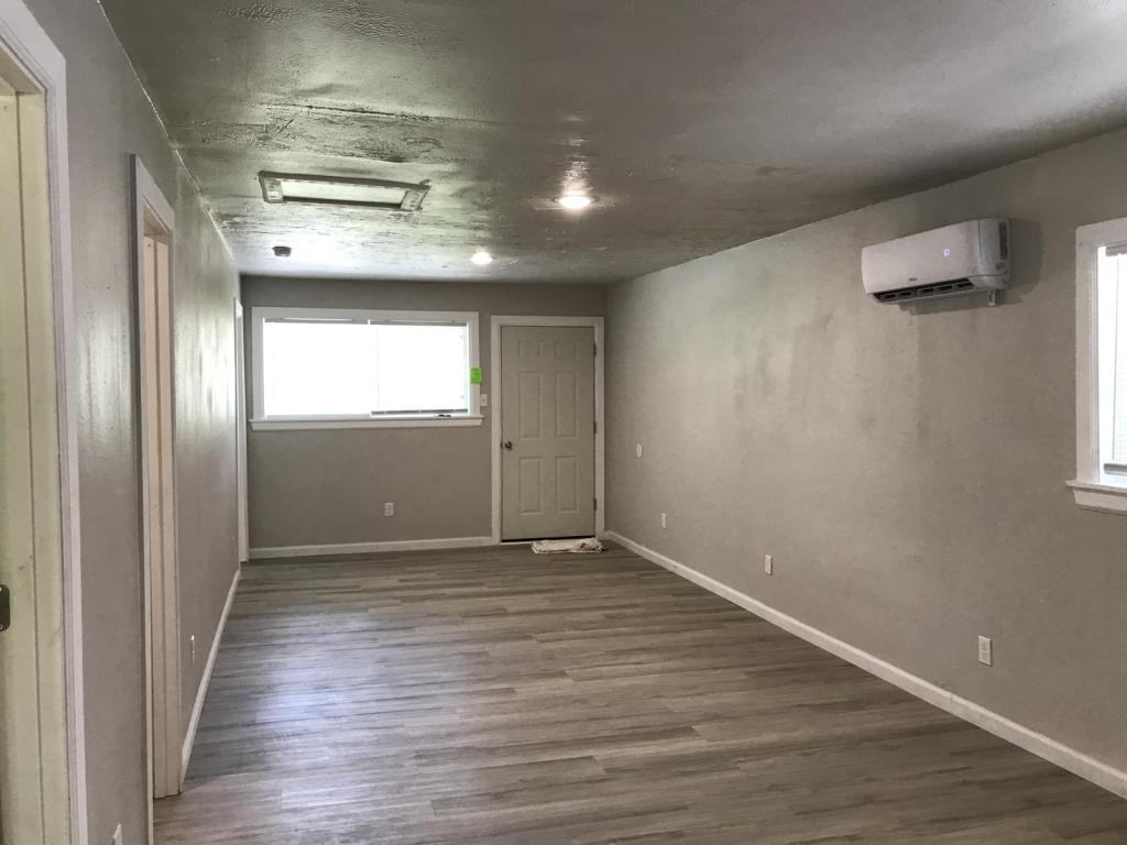 8510 Safeguard St - Photo 3 of 17