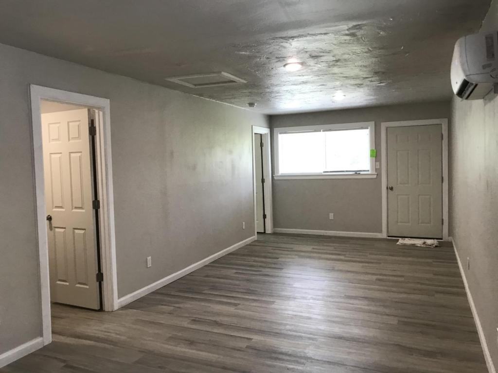 8510 Safeguard St - Photo 4 of 17