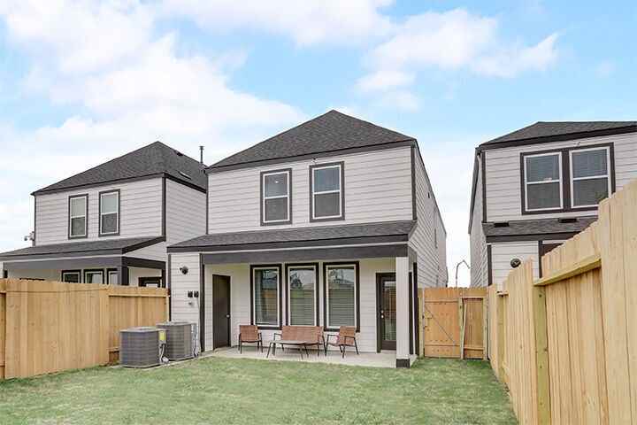 2615 Collina Springs Ct - Photo 2 of 50