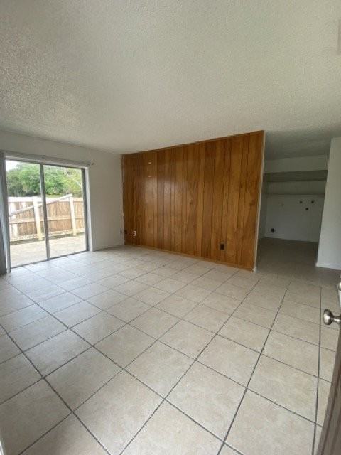 4600 Pinetree Dr - Photo 2 of 30