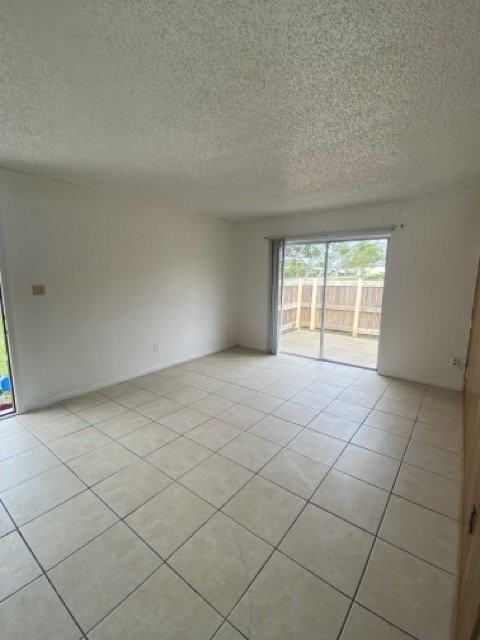 4600 Pinetree Dr - Photo 3 of 30