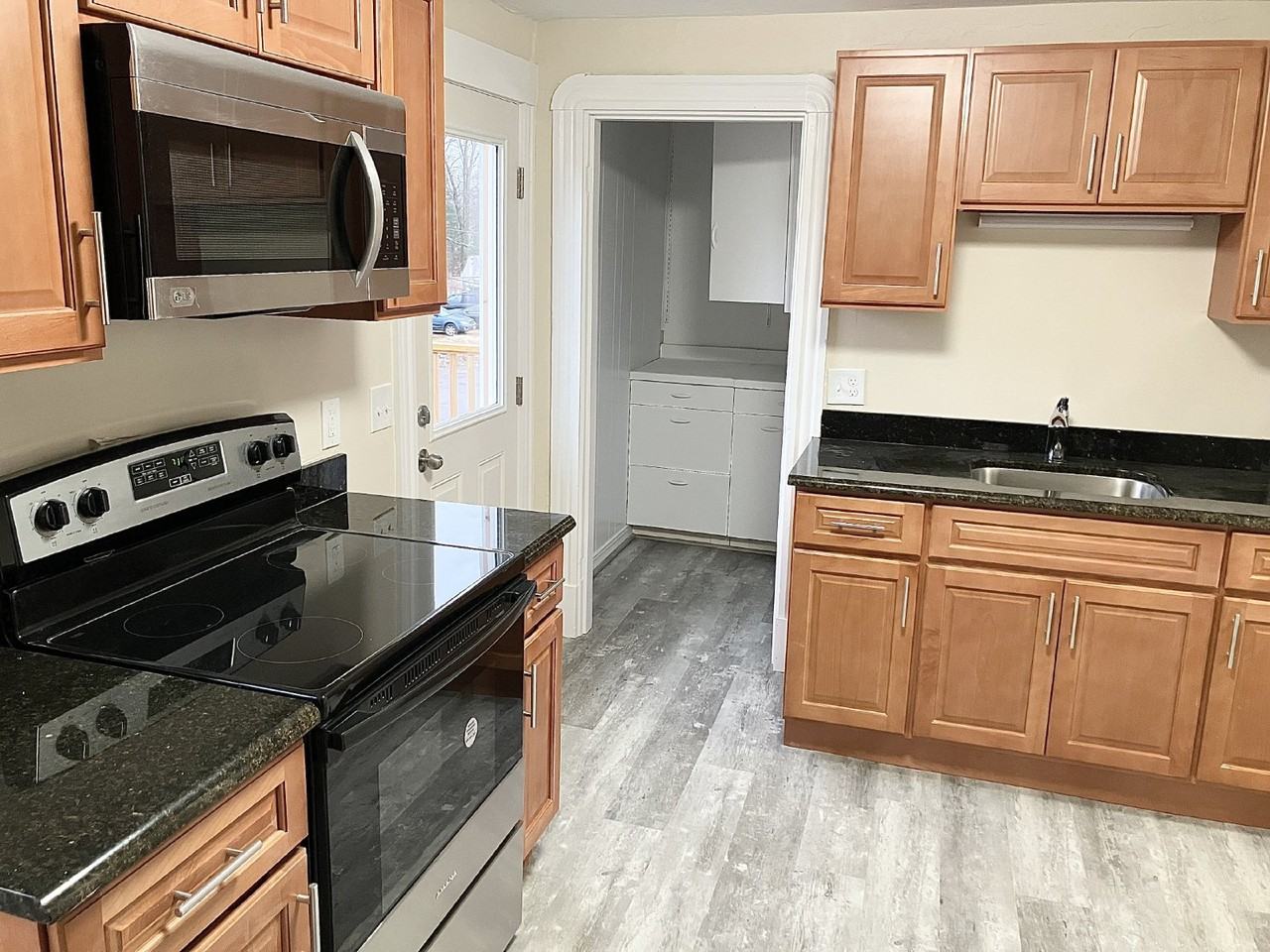 952 Temple St ## 2 - Photo 3 of 27