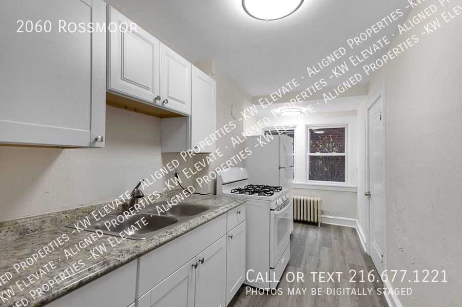 2060 Rossmoor Rd - Photo 3 of 21