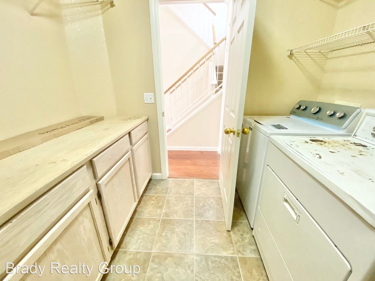 6546 Clear Peak Ct - Photo 2 of 32