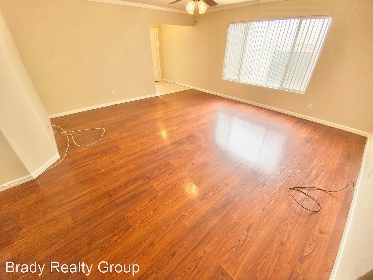 6546 Clear Peak Ct - Photo 3 of 32