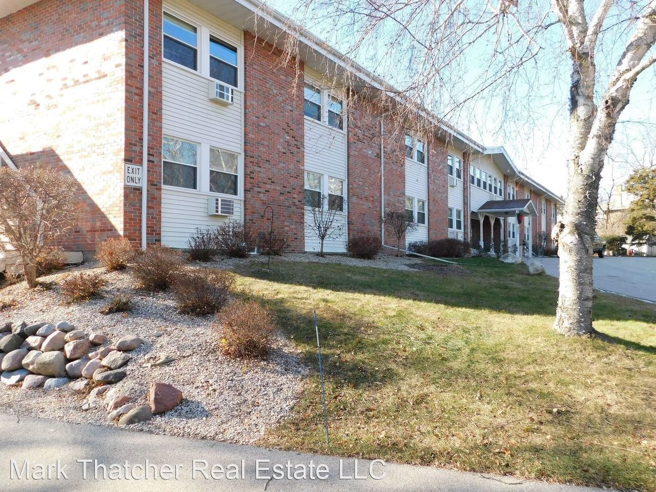 209-215 Roosevelt Drive - Photo 2 of 6