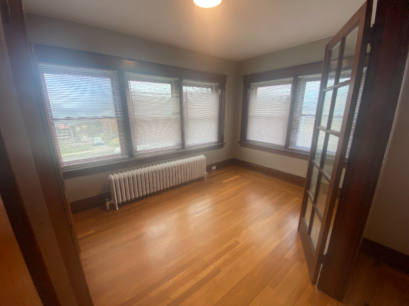 727 S Fort Thomas Ave - Photo 2 of 17