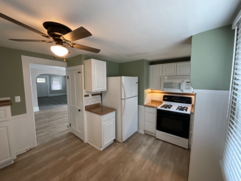 28 E Schaaf Rd - Photo 2 of 26