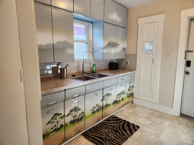 204 East 3rd Avenue #2 - Photo 3 of 14