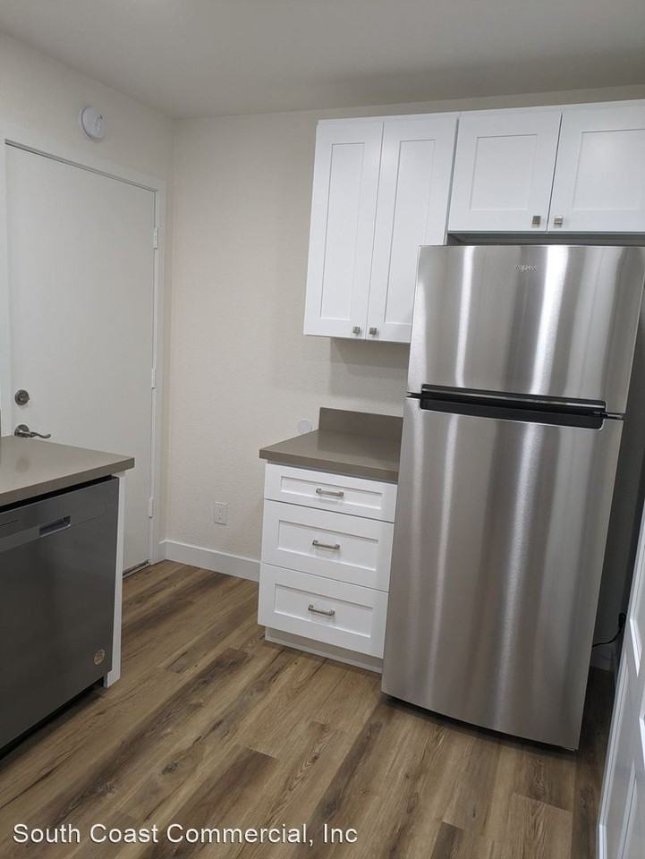 3432-3434 Florence Street - Photo 3 of 4