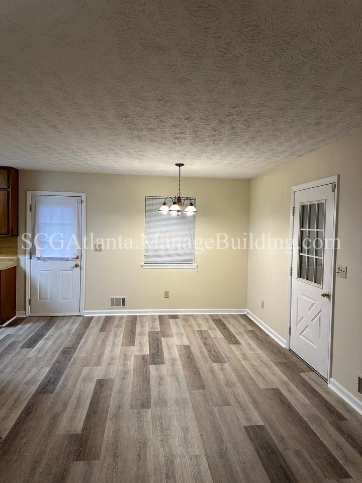 200 Pinehurst Dr #1 - Photo 4 of 9