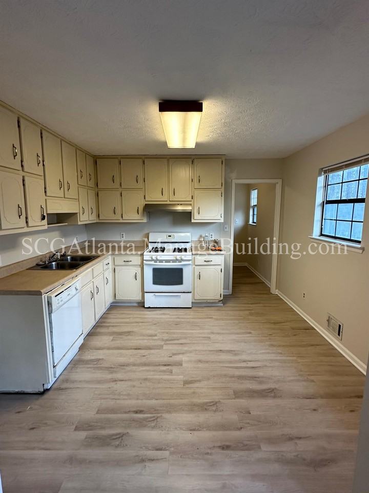 109 Park Pl #1 - Photo 2 of 14