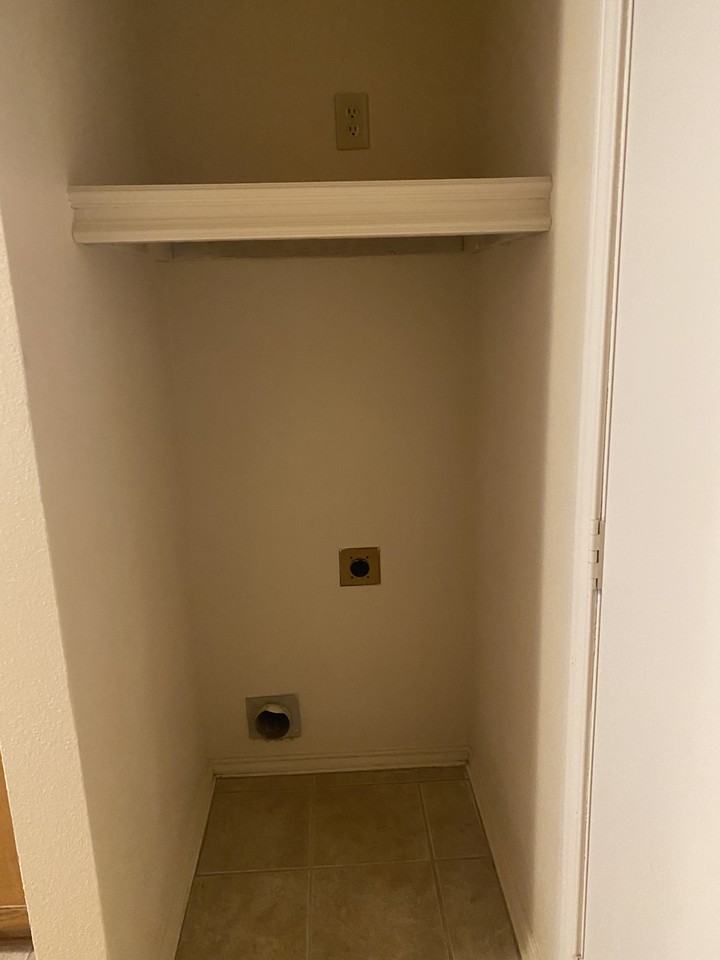 201 Brook Cir #NA - Photo 3 of 17