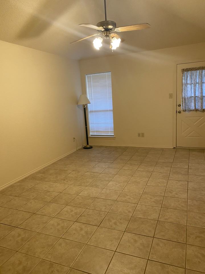 201 Brook Cir #NA - Photo 5 of 17