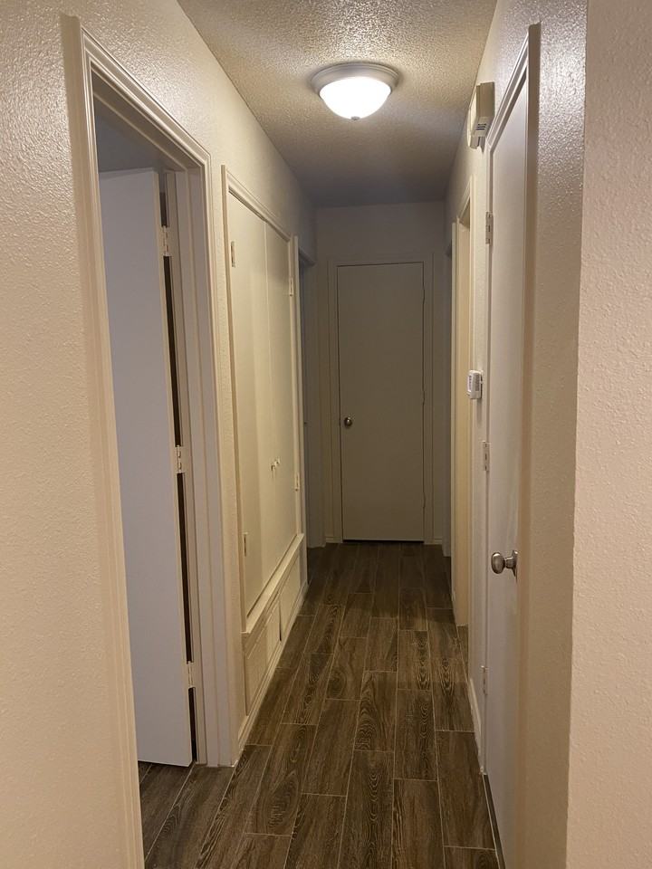 201 Brook Cir #NA - Photo 7 of 17