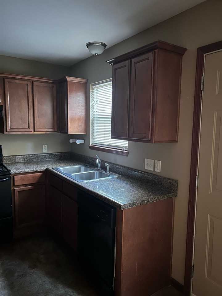 2 Iris Dr #A - Photo 2 of 10