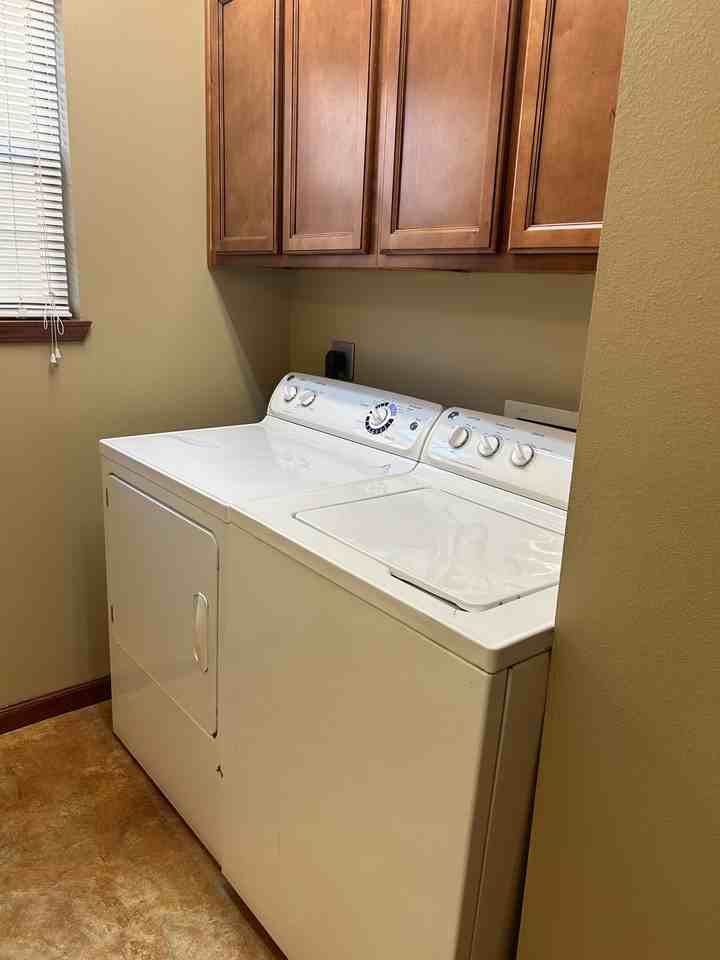 2 Iris Dr #A - Photo 3 of 10