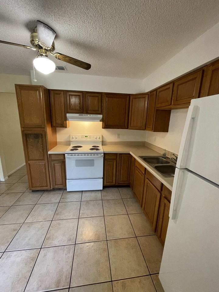 931 Beau Ct #931 - Photo 5 of 23