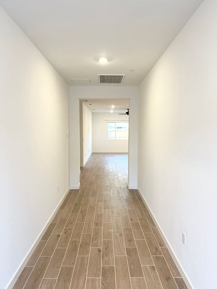 6590 E Krum Ave - Photo 2 of 18