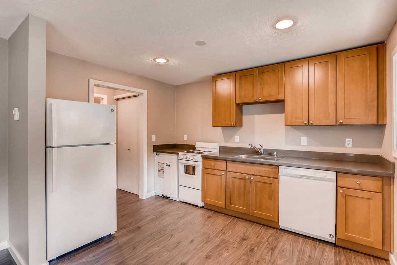 One Bedroom Duplex in Downtown Duvall - Photo 4 of 7