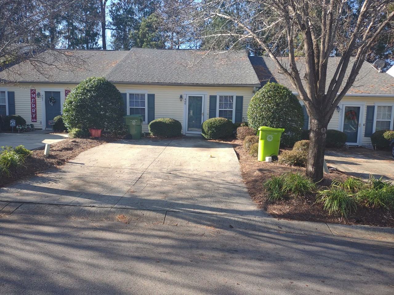 409 Twin Eagles Dr - Photo 2 of 11