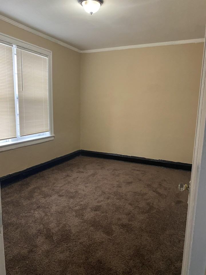 1123 E 82nd St #1123-206 - Photo 3 of 6