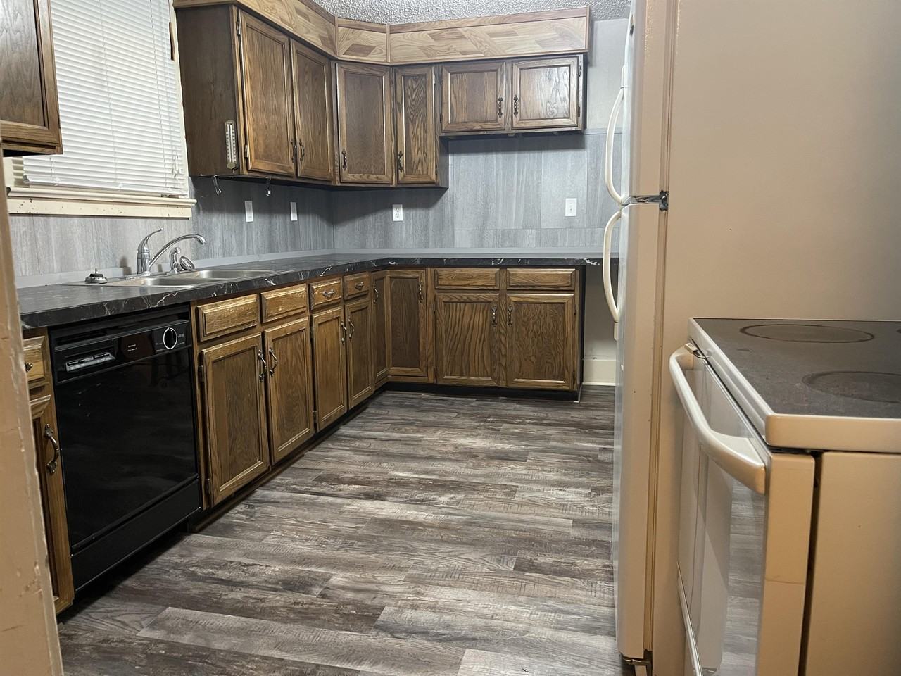 406 Chestnut St #1 - Photo 3 of 14