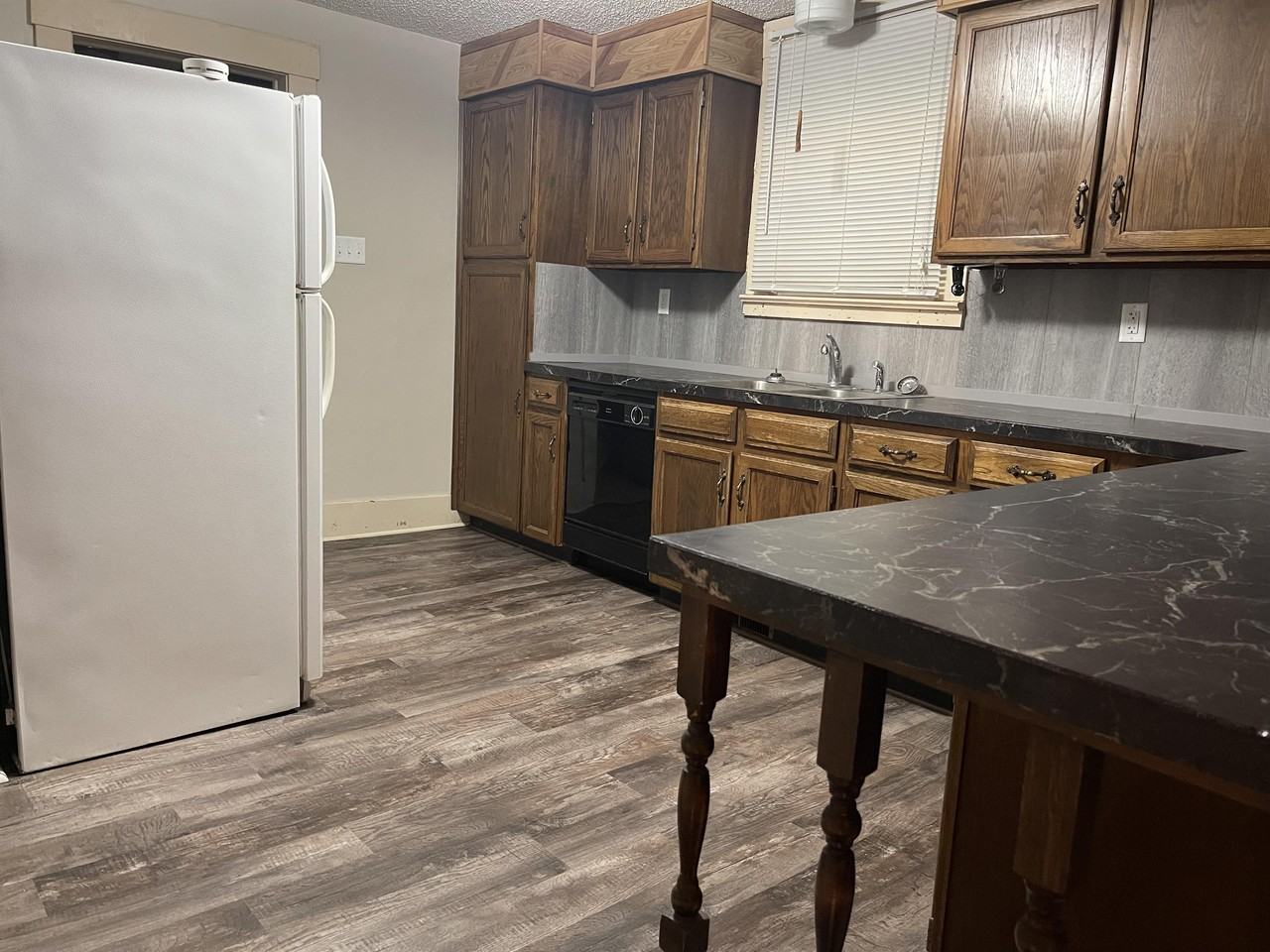 406 Chestnut St #1 - Photo 4 of 14