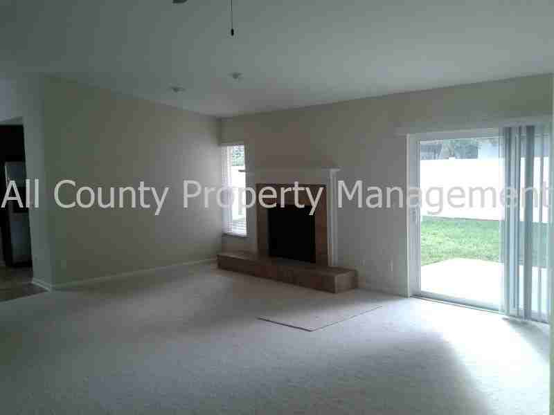 2033 Ridgecrest Dr - Photo 3 of 15