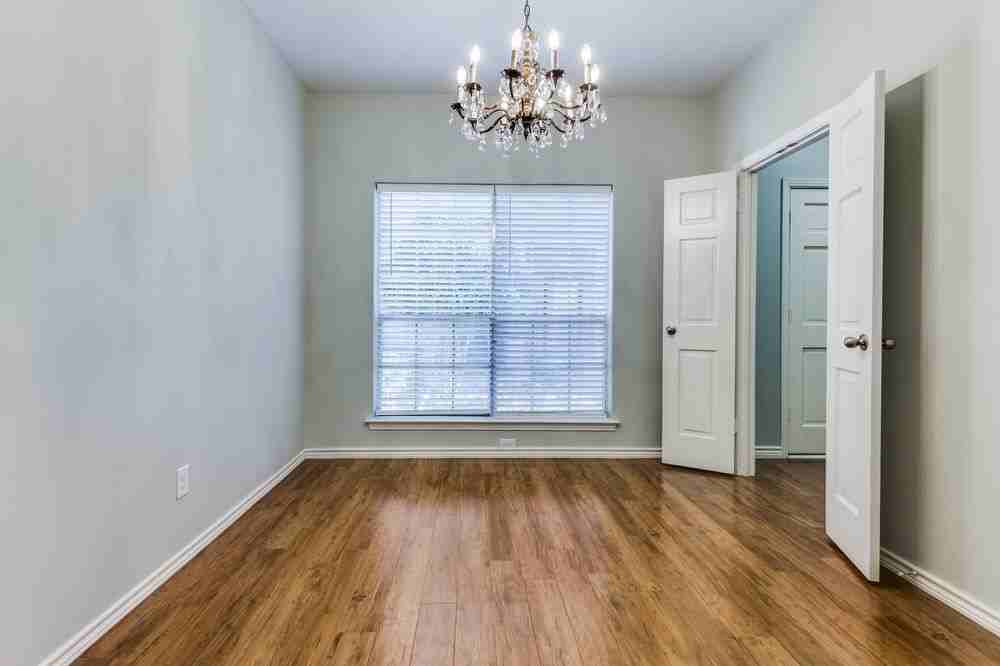 4337 Bellaire Dr S - Photo 3 of 18