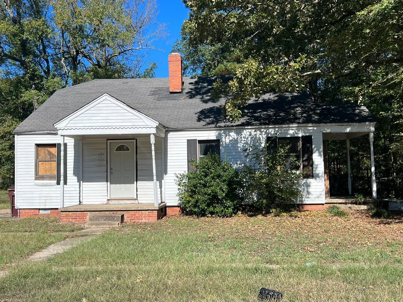 Section 8 1, Pine Bluff, AR 71601 3 Bedroom House for 1,000/month