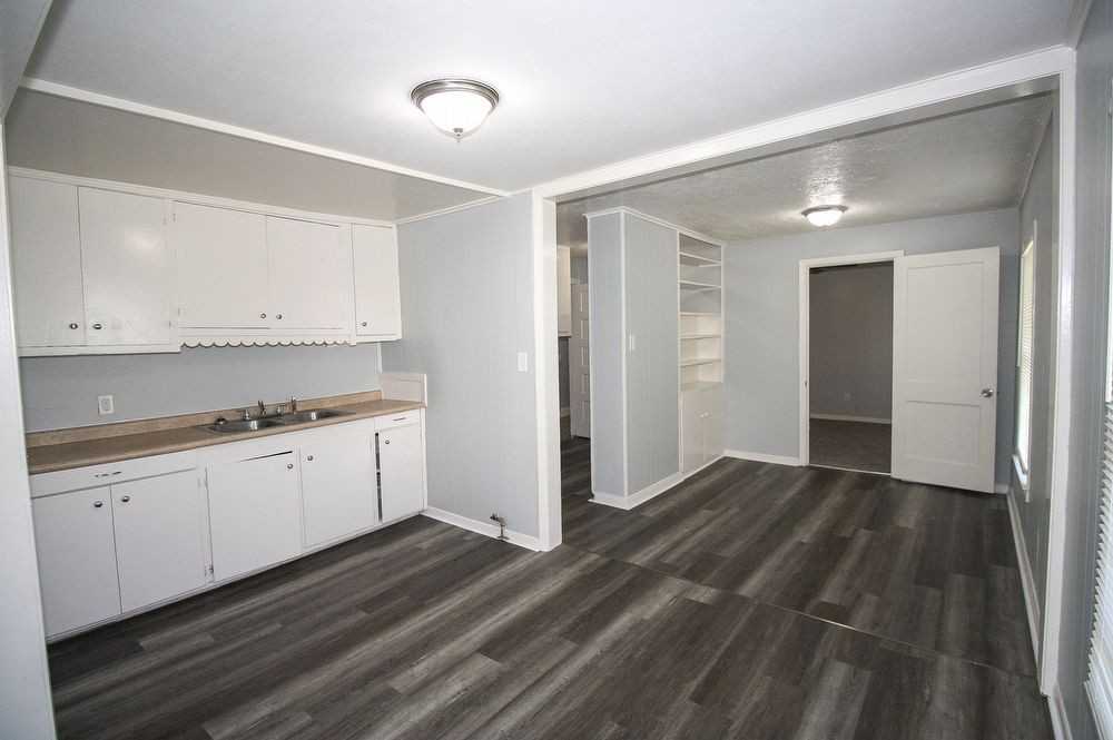 202 Birch St - Photo 2 of 14