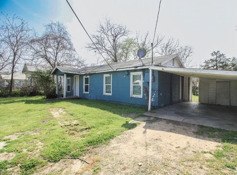 202 Birch St - Photo 3 of 14