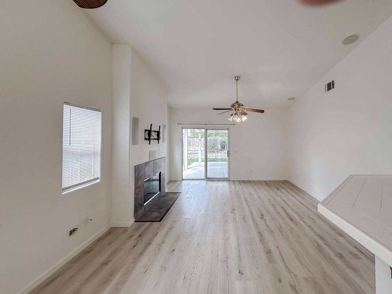 27204 Michener Dr - Photo 4 of 22