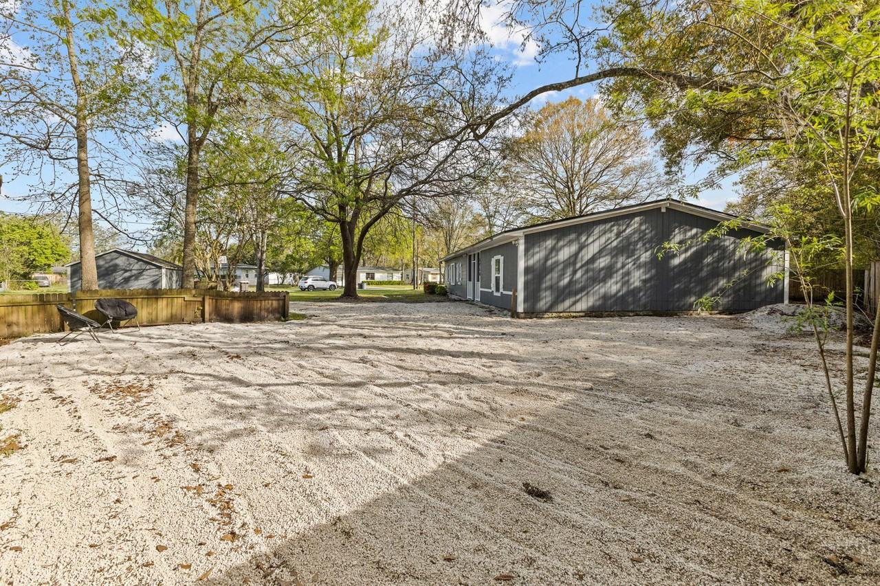 Peacefield Dr - Photo 7 of 11