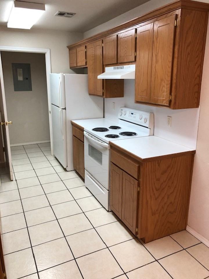 Summit - largest homes at great value in Ada! - Photo 2 of 10