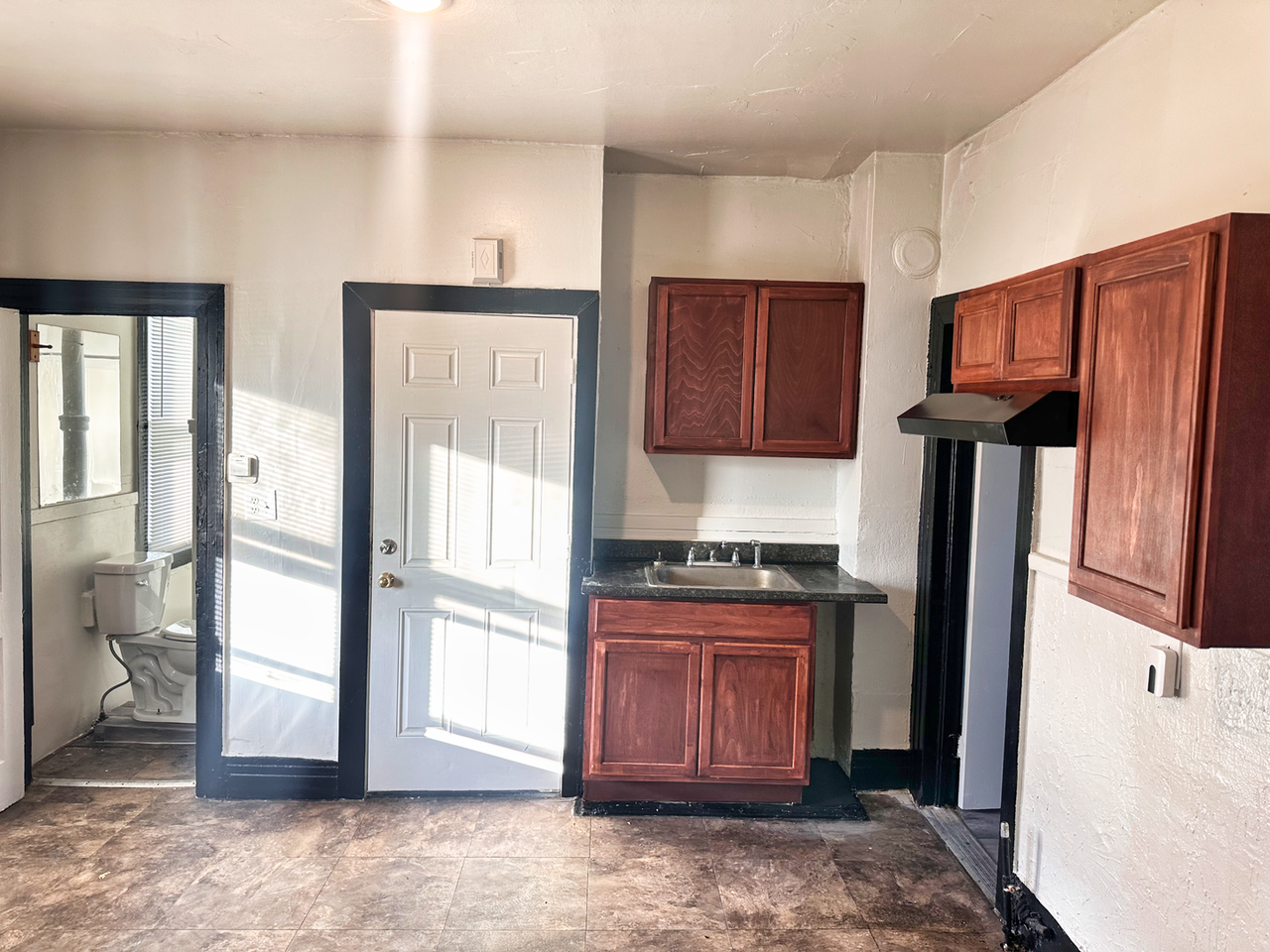 216 Bay - Photo 2 of 13